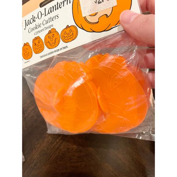 Lot of Vintage Holiday Cookie Cutters - Picture 6 of 10